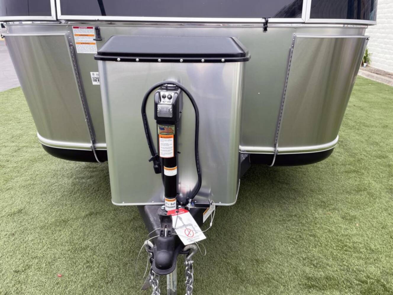 A photo of this 2026 Airstream Classic 28 RBT