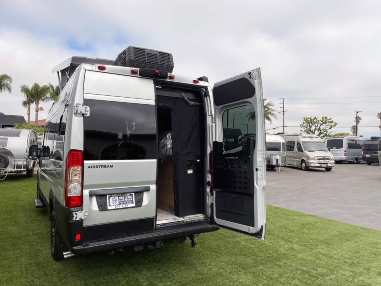 A photo of this 2026 Airstream Rangeline POP TOP