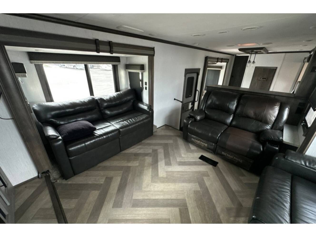 A photo of this 2021 Heartland BIG COUNTRY 3902FL