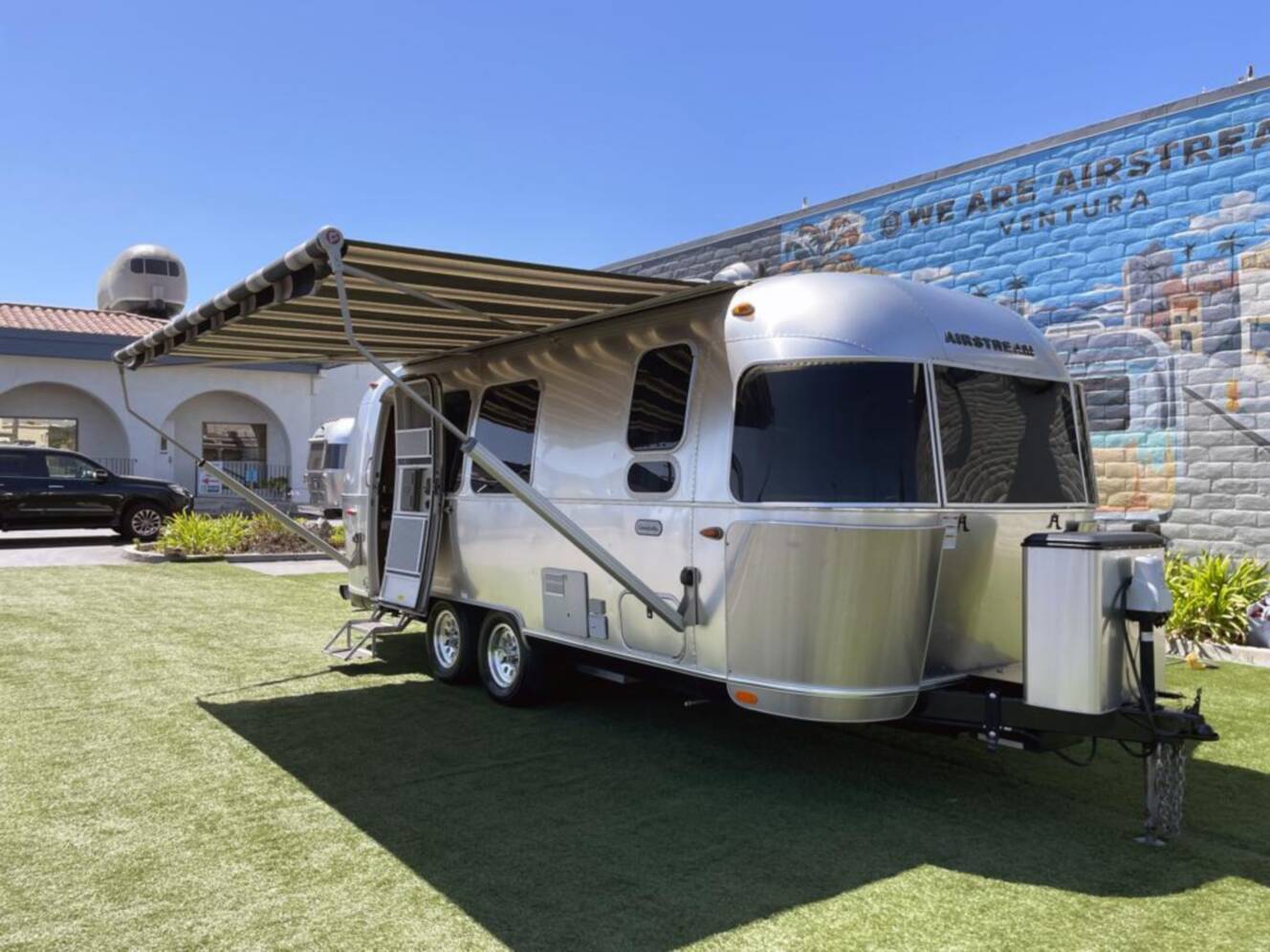 A photo of this 2020 Airstream Globetrotter 23FBQ