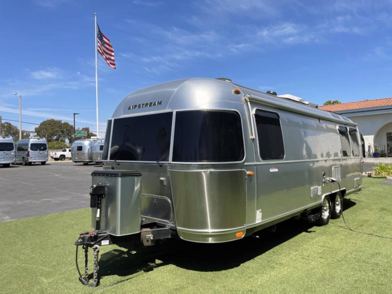 A photo of this 2019 Airstream International SERENITY 27FBQ