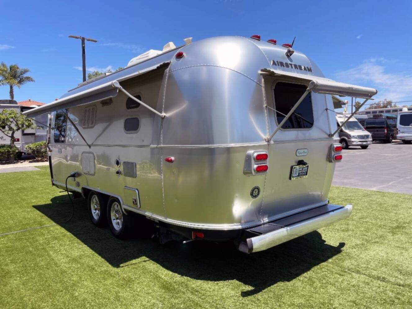 A photo of this 2021 Airstream Flying Cloud 23FB