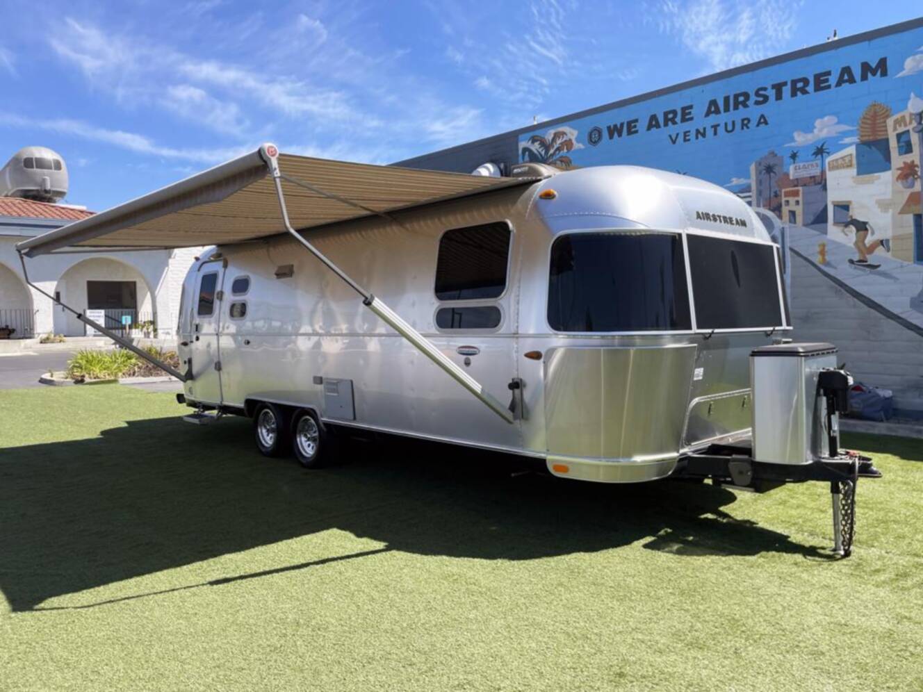 A photo of this 2019 Airstream International SERENITY 27FBQ