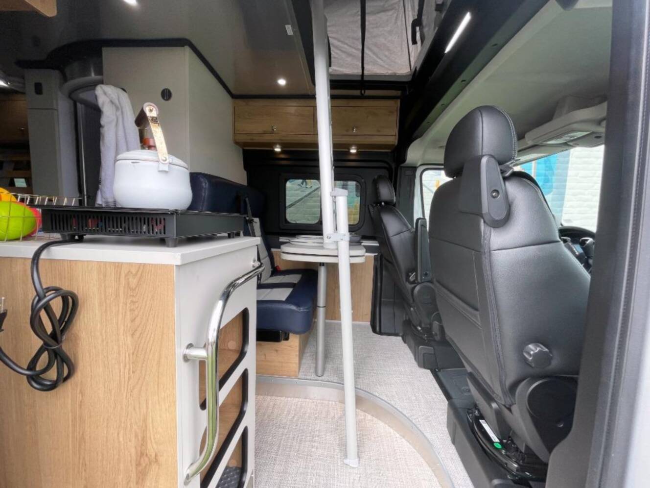 A photo of this 2026 Airstream Rangeline POP TOP