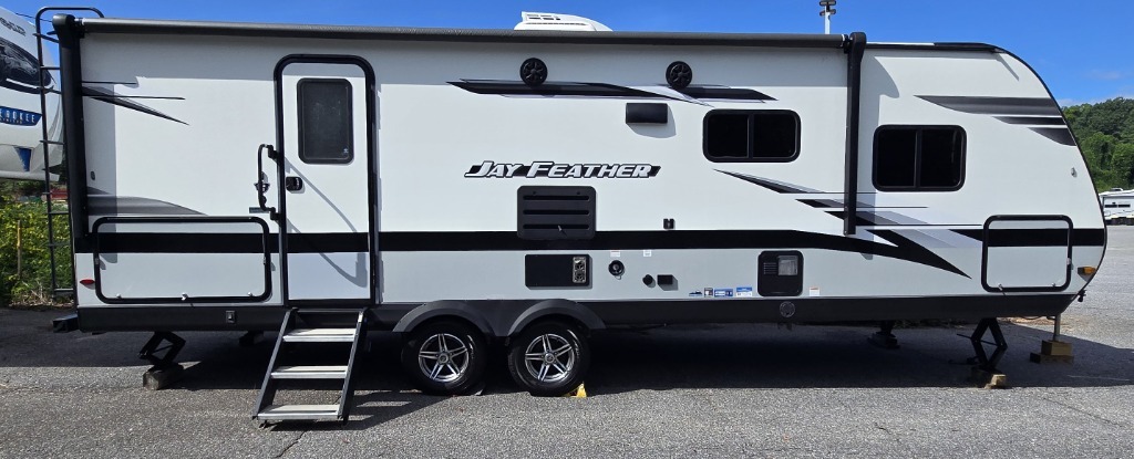 2022 Jayco Jay Feather 25RB in hickory NC
