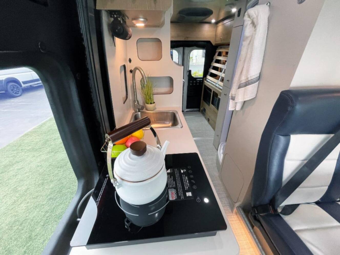 A photo of this 2026 Airstream Rangeline POP TOP