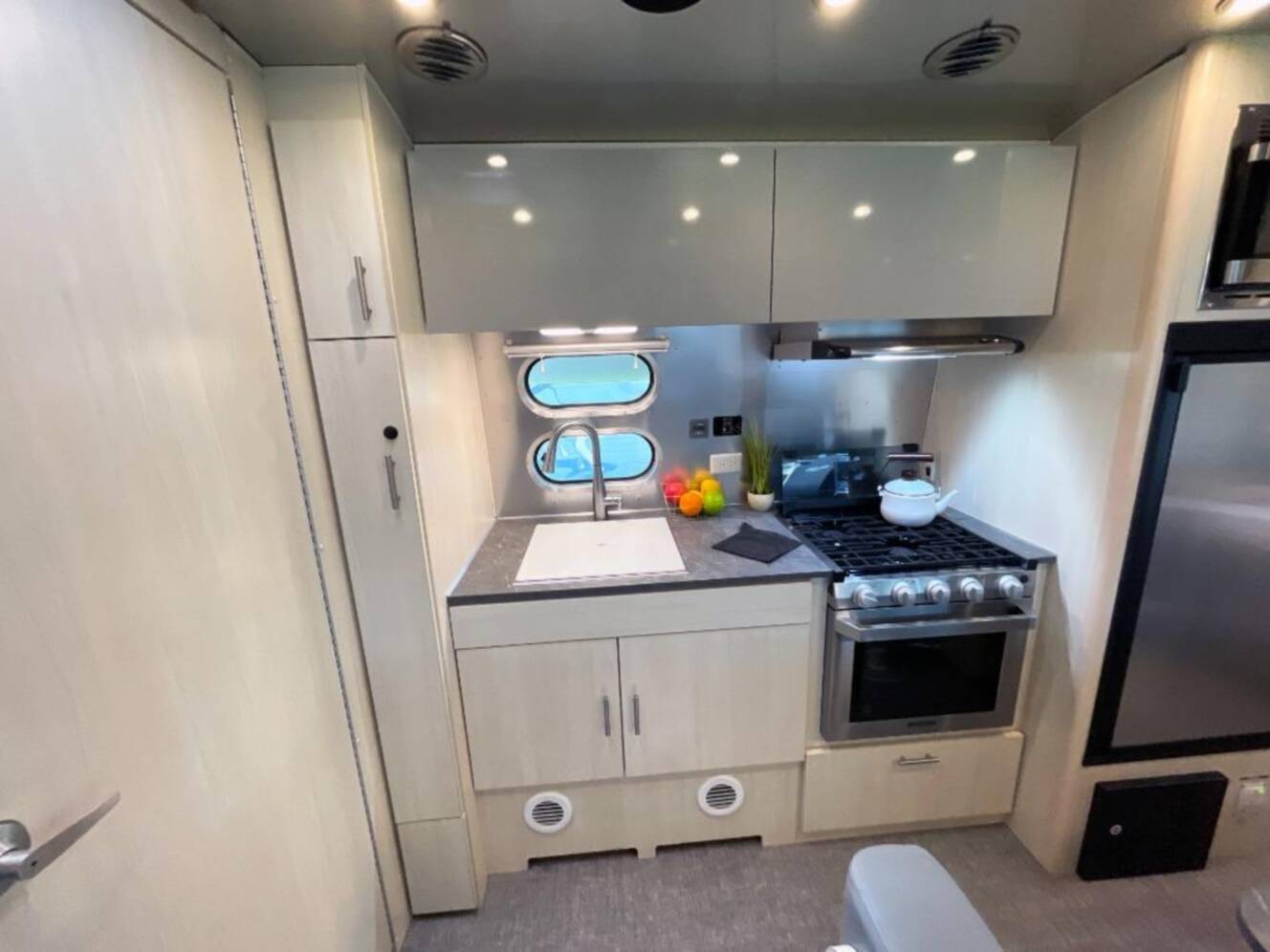 A photo of this 2021 Airstream Flying Cloud 23FB