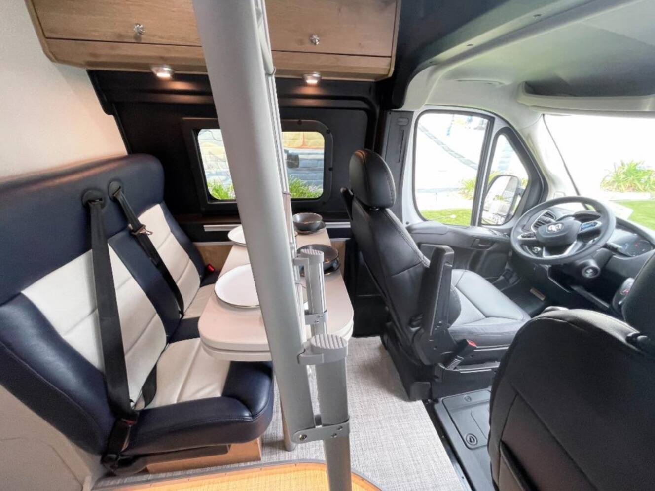 A photo of this 2026 Airstream Rangeline POP TOP