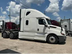 2021 FREIGHTLINER CASCADIA 126