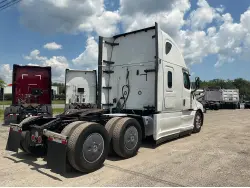 2021 FREIGHTLINER CASCADIA 126