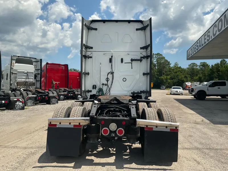 2021 FREIGHTLINER CASCADIA 126