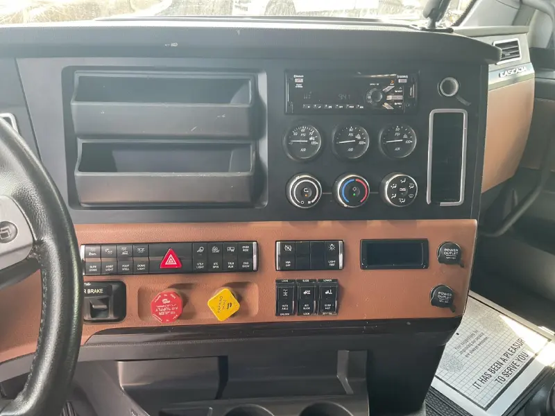 2021 FREIGHTLINER CASCADIA 126
