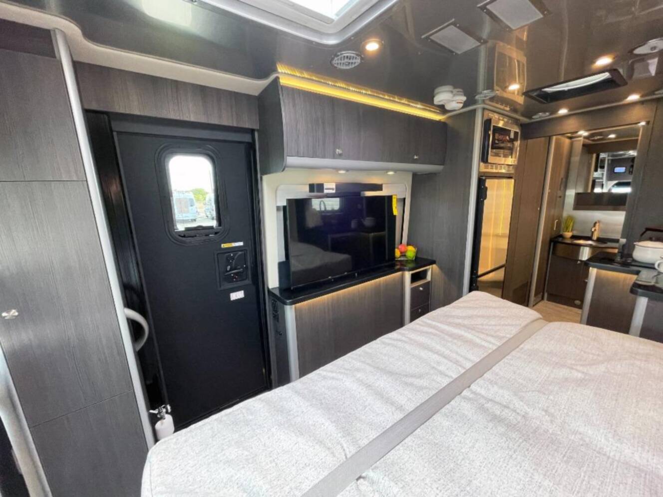 A photo of this 2026 Airstream Atlas AP