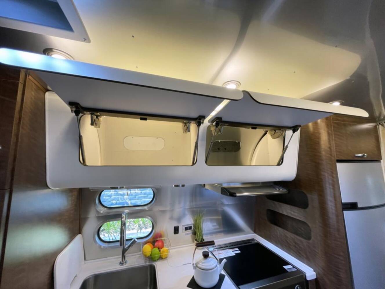 A photo of this 2020 Airstream Globetrotter 23FBQ