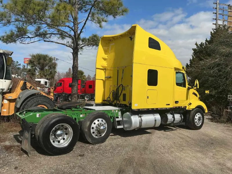 2023 PETERBILT 579