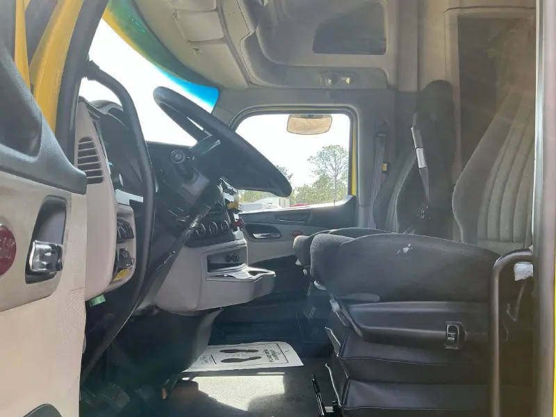 2023 PETERBILT 579