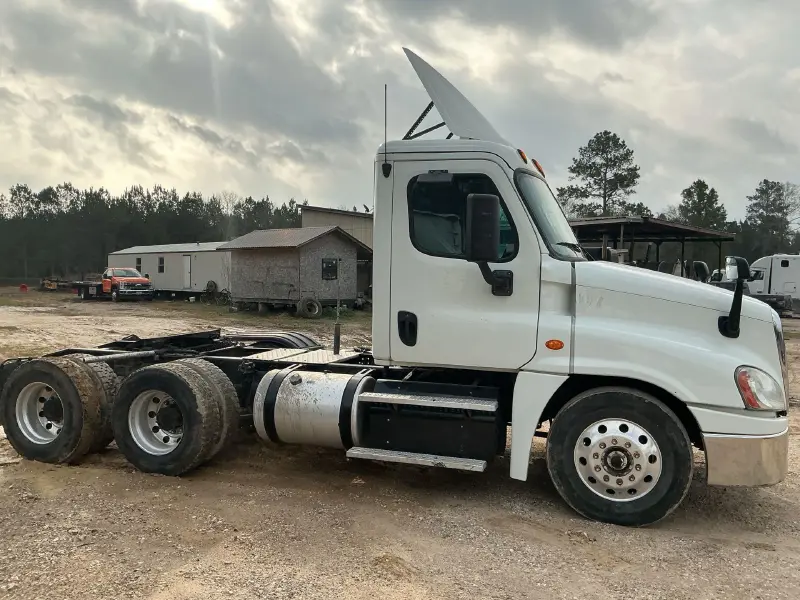 2017 FREIGHTLINER CASCADIA 125