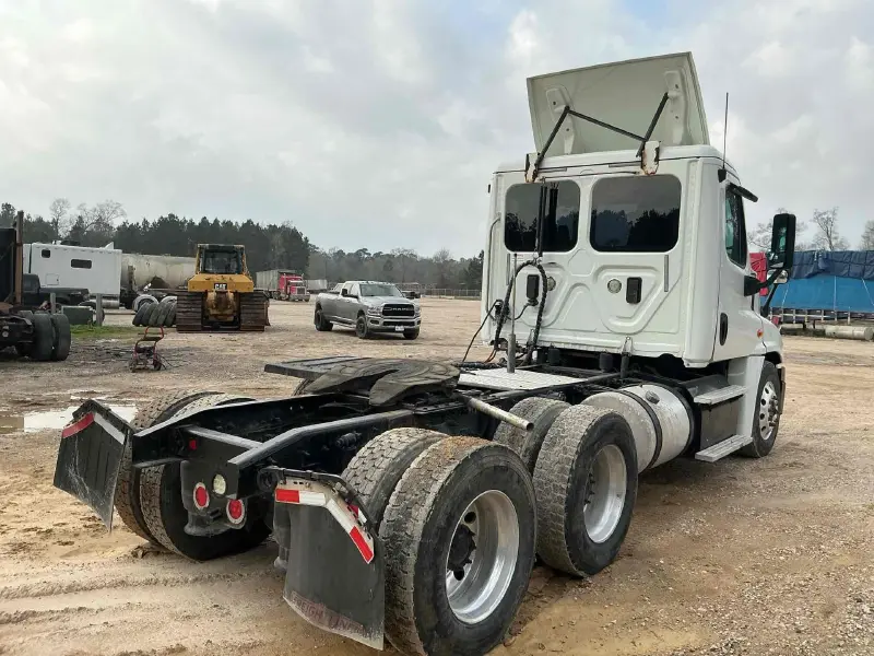 2017 FREIGHTLINER CASCADIA 125