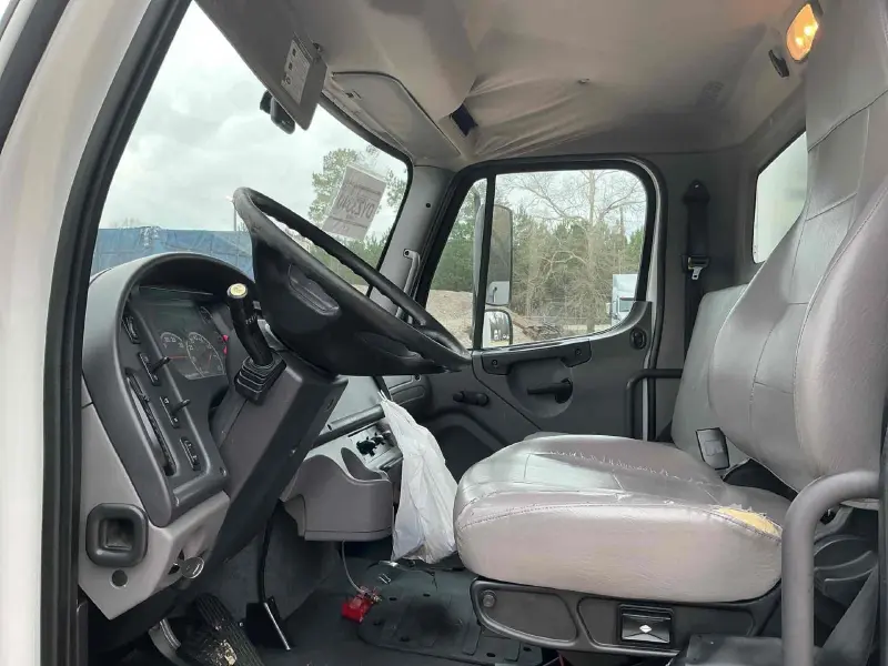 2019 FREIGHTLINER BUSINESS CLASS M2 106