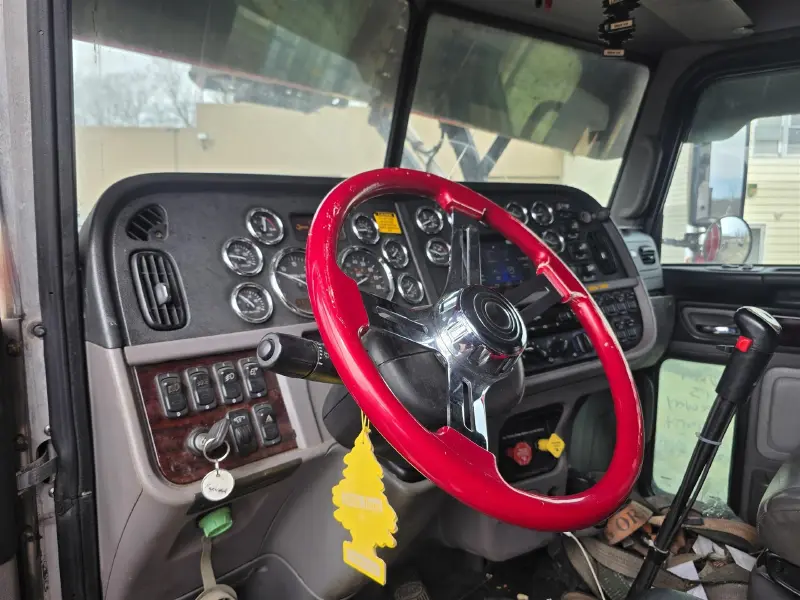2018 PETERBILT 389