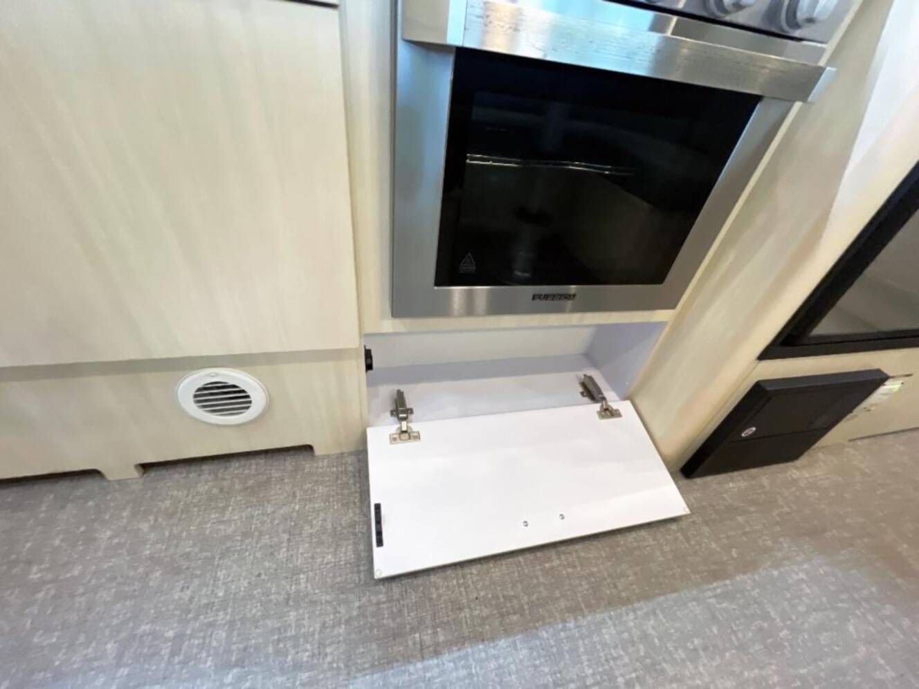 A photo of this 2021 Airstream Flying Cloud 23FB