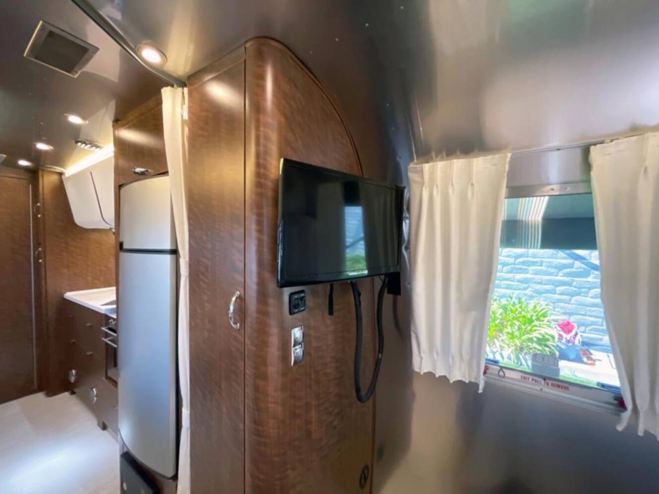 A photo of this 2020 Airstream Globetrotter 23FBQ