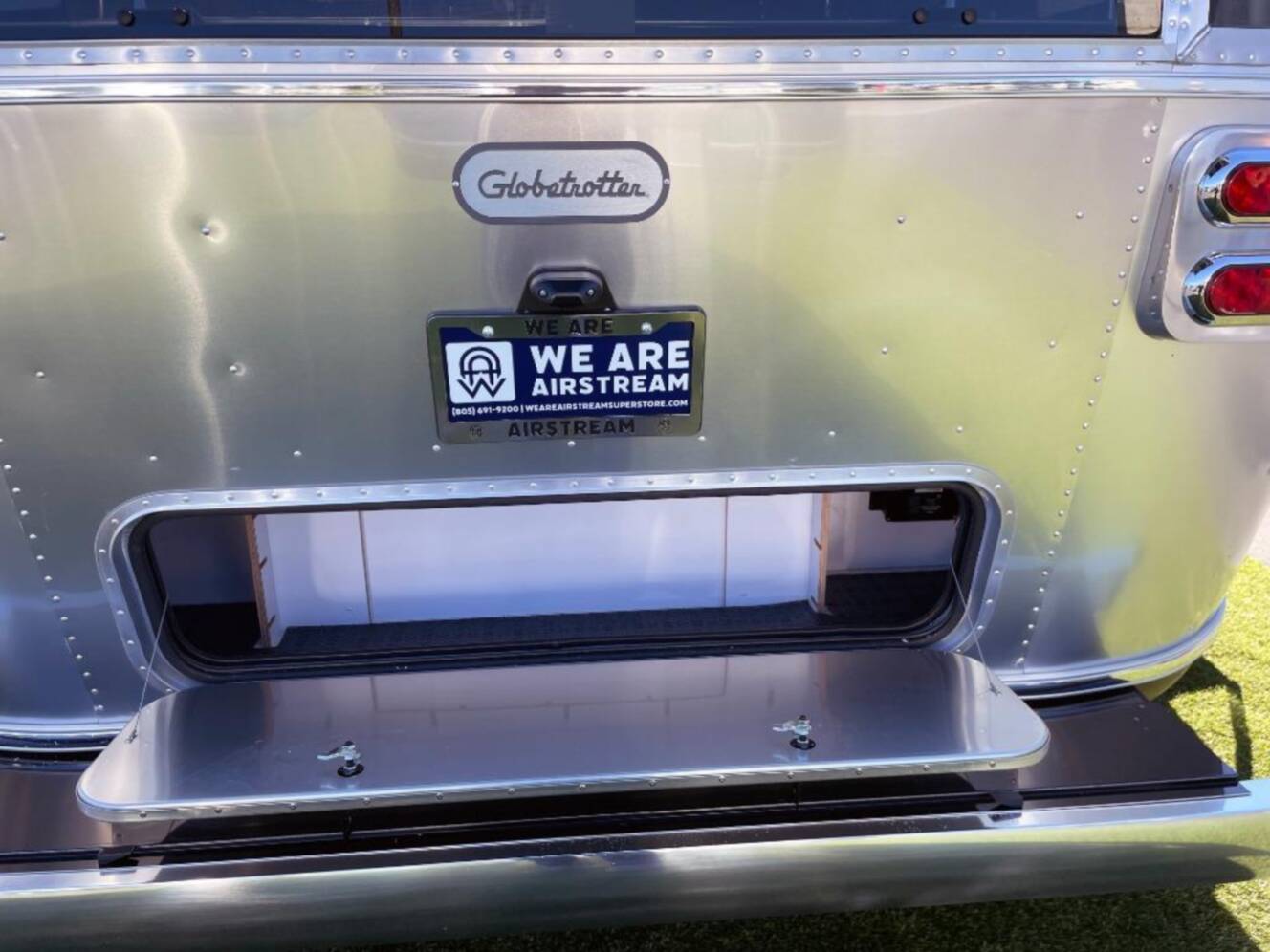 A photo of this 2026 Airstream Globetrotter 25FB