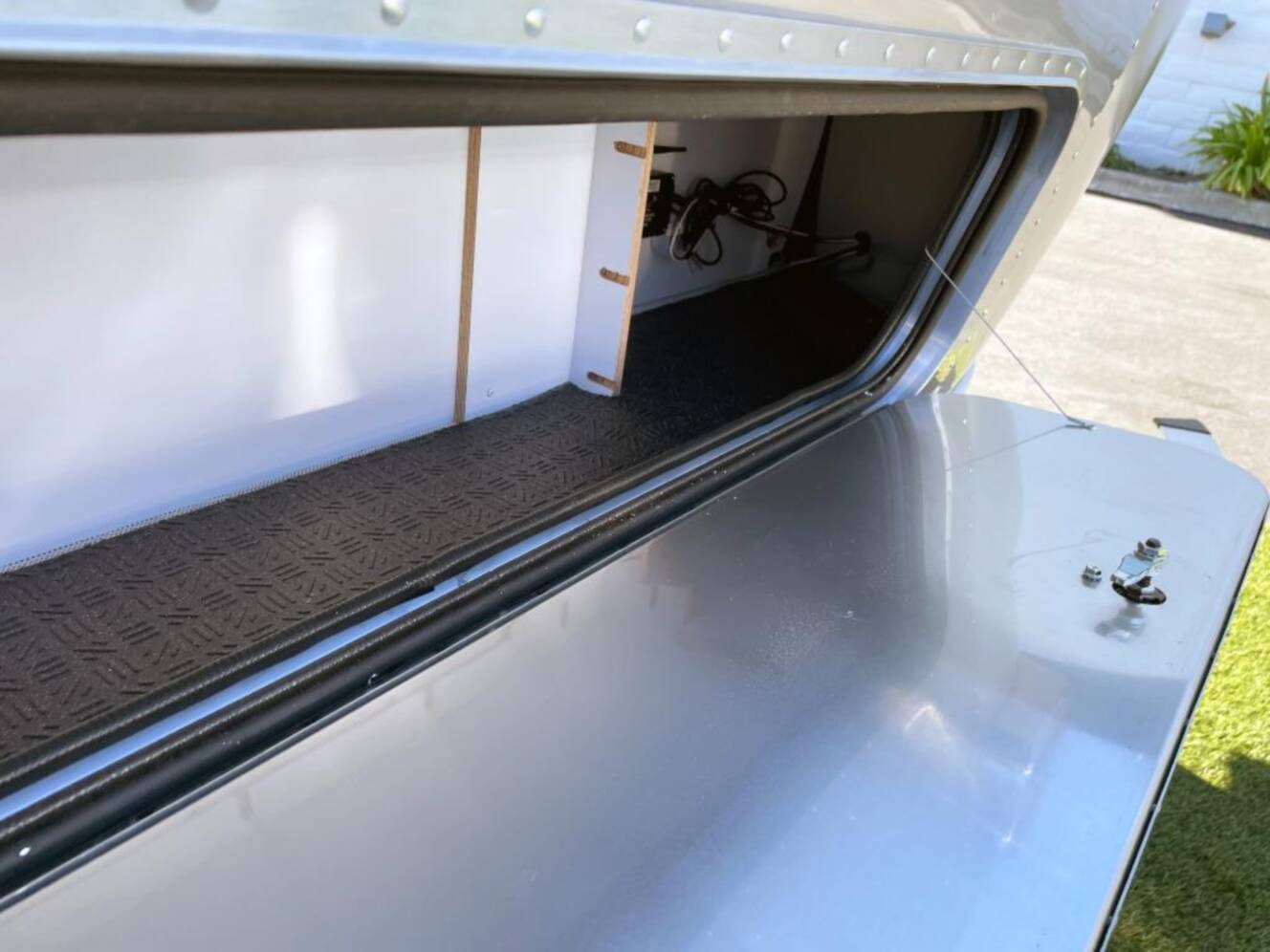 A photo of this 2026 Airstream Globetrotter 25FB