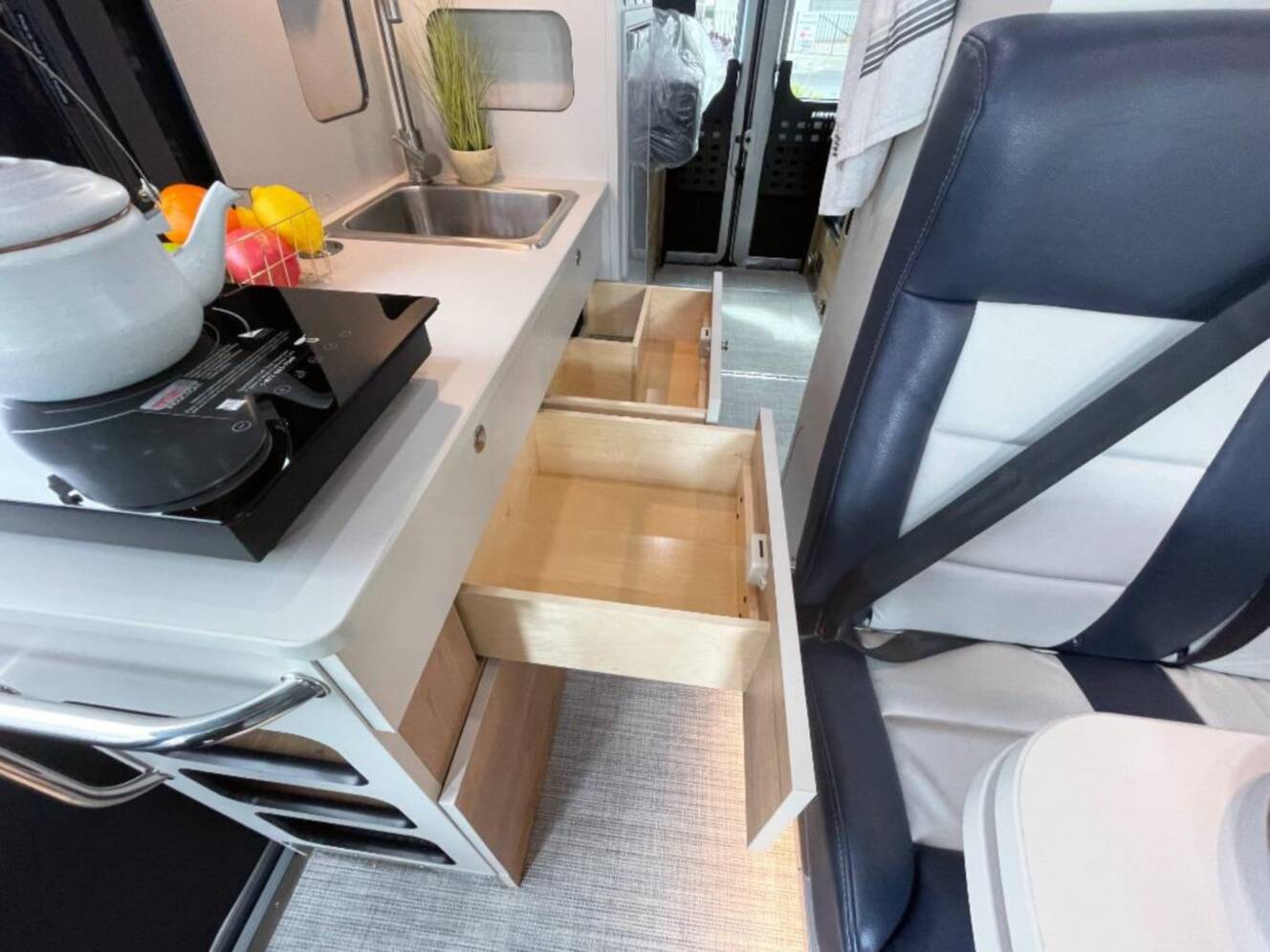A photo of this 2026 Airstream Rangeline POP TOP