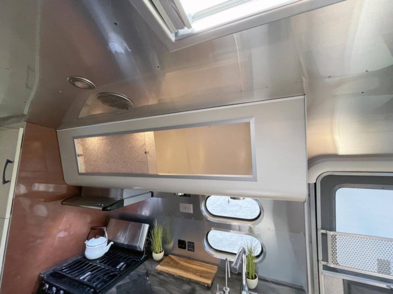 A photo of this 2019 Airstream International SERENITY 27FBQ