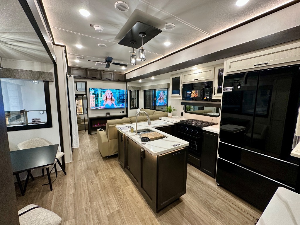 2027 Forest River Rv Sabre 37RVMILES in franklin TN