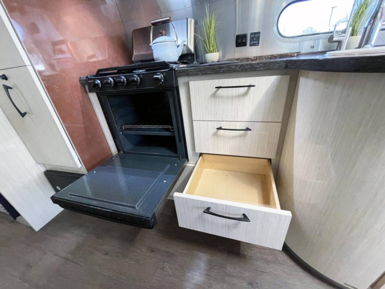 A photo of this 2019 Airstream International SERENITY 27FBQ