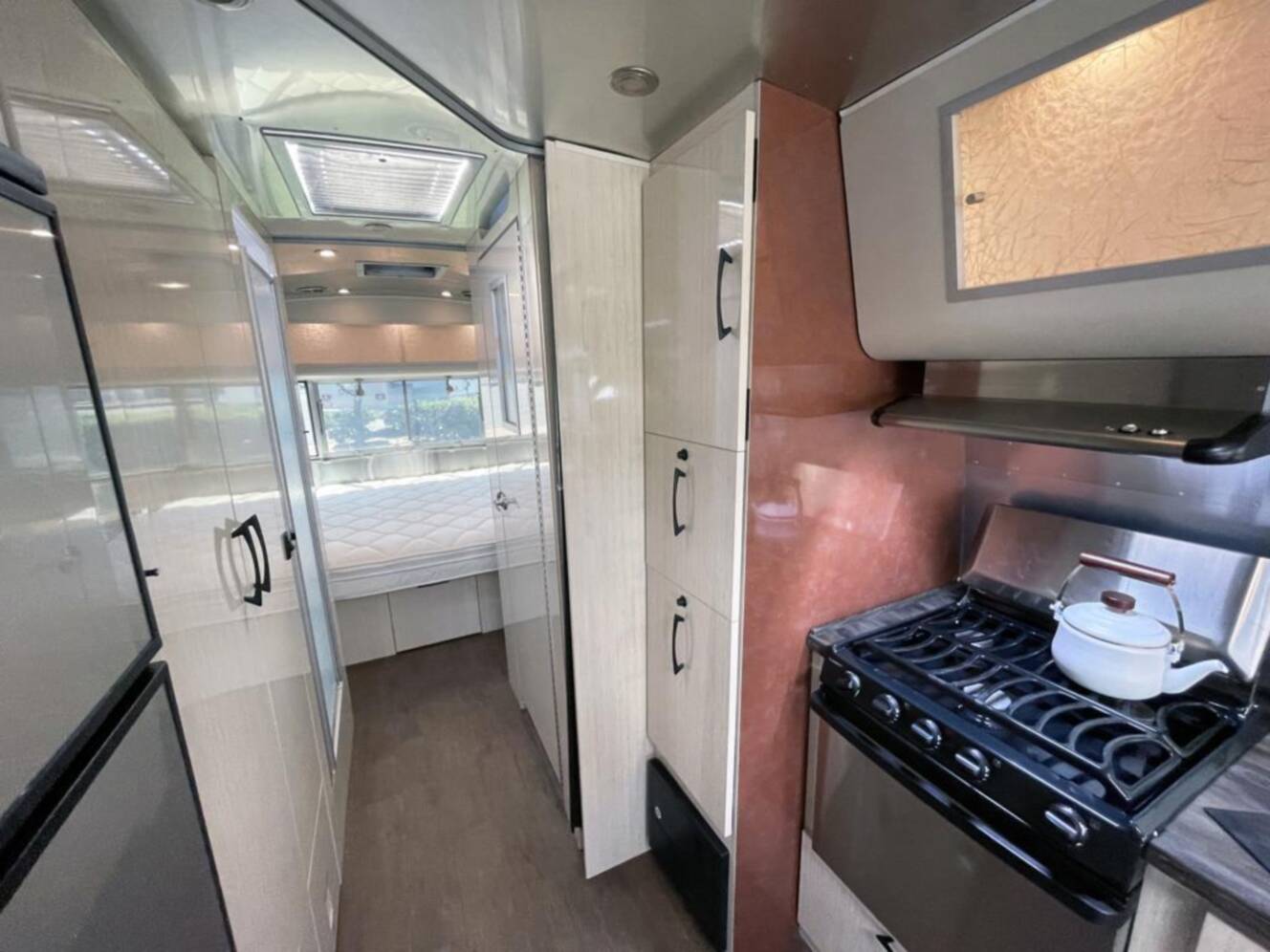 A photo of this 2019 Airstream International SERENITY 27FBQ