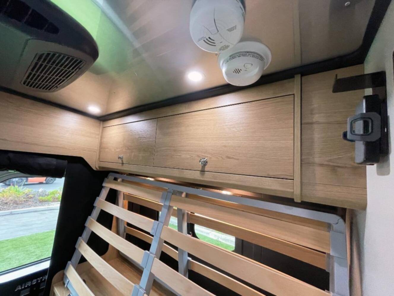 A photo of this 2026 Airstream Rangeline POP TOP