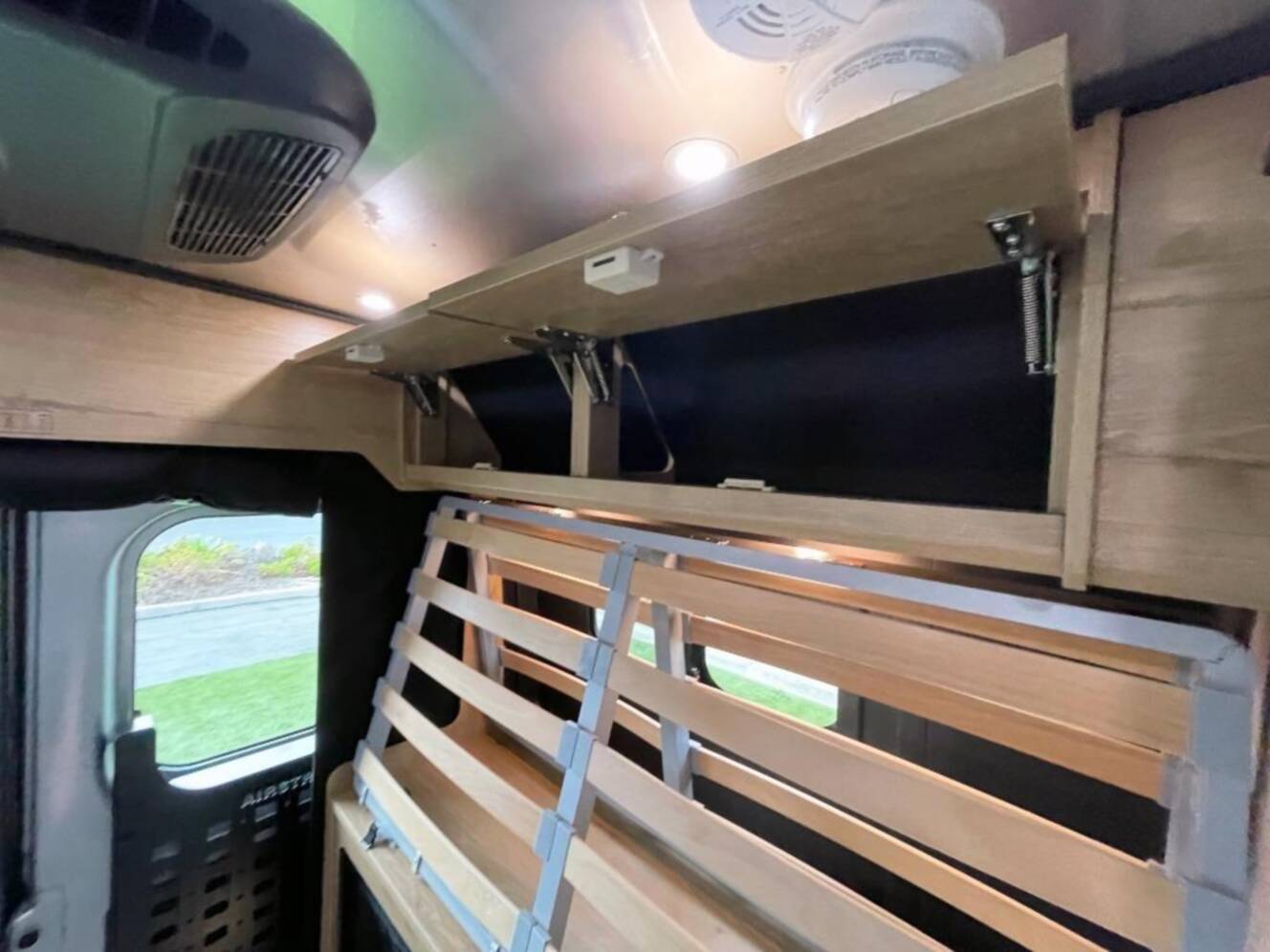 A photo of this 2026 Airstream Rangeline POP TOP