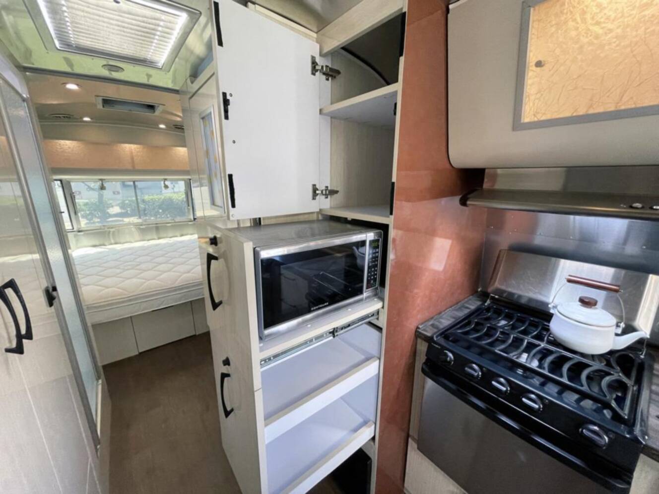 A photo of this 2019 Airstream International SERENITY 27FBQ