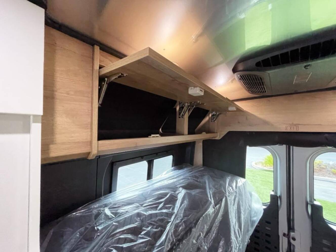 A photo of this 2026 Airstream Rangeline POP TOP