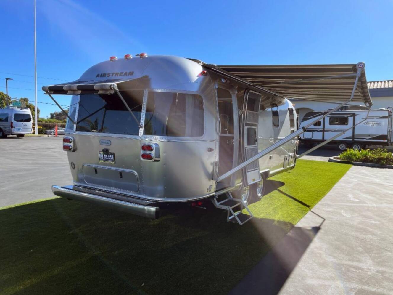A photo of this 2026 Airstream Globetrotter 25FB