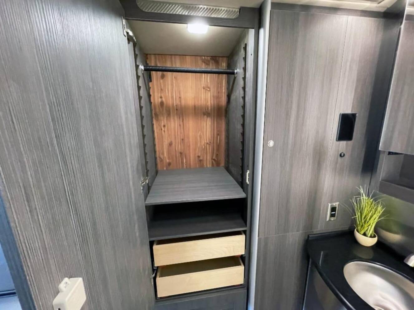 A photo of this 2026 Airstream Atlas AP