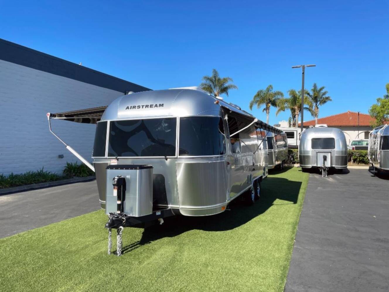 A photo of this 2026 Airstream Globetrotter 25FB