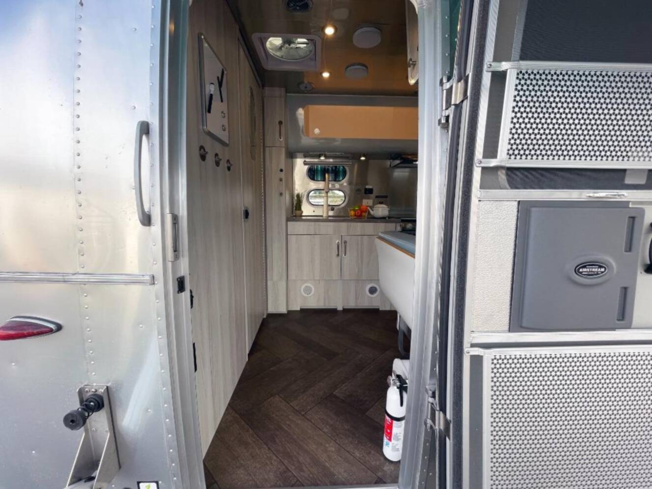A photo of this 2026 Airstream International 23FBQ