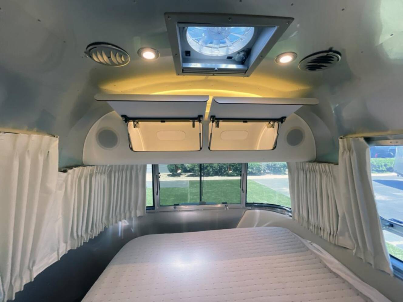 A photo of this 2020 Airstream Globetrotter 23FBQ