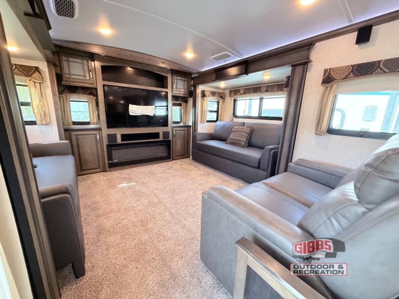 A photo of this 2018 Keystone Rv Montana 3791RD