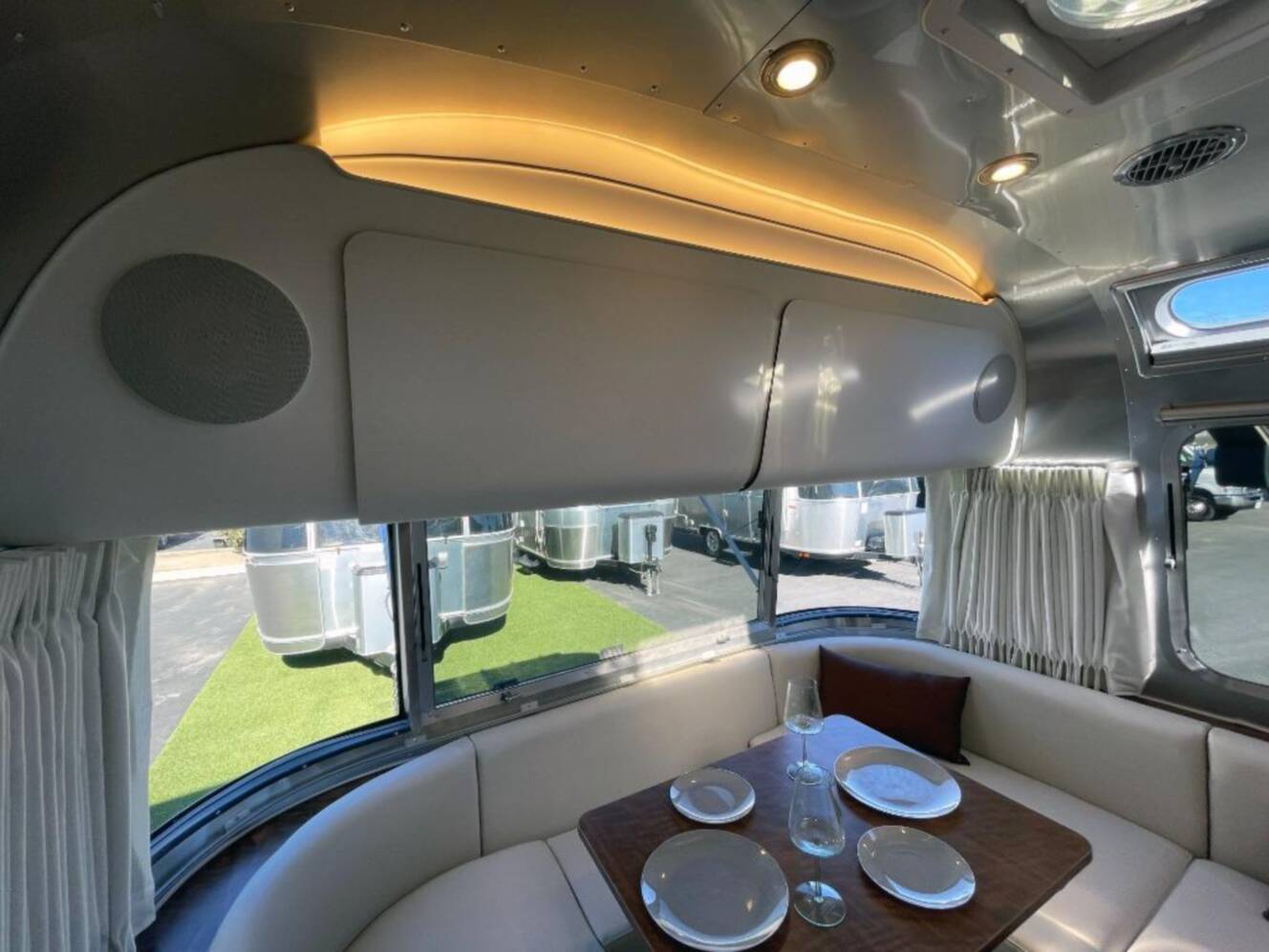 A photo of this 2026 Airstream Globetrotter 25FB