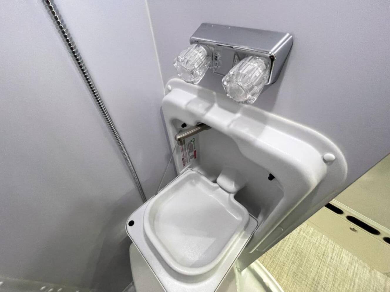 A photo of this 2026 Airstream Rangeline POP TOP
