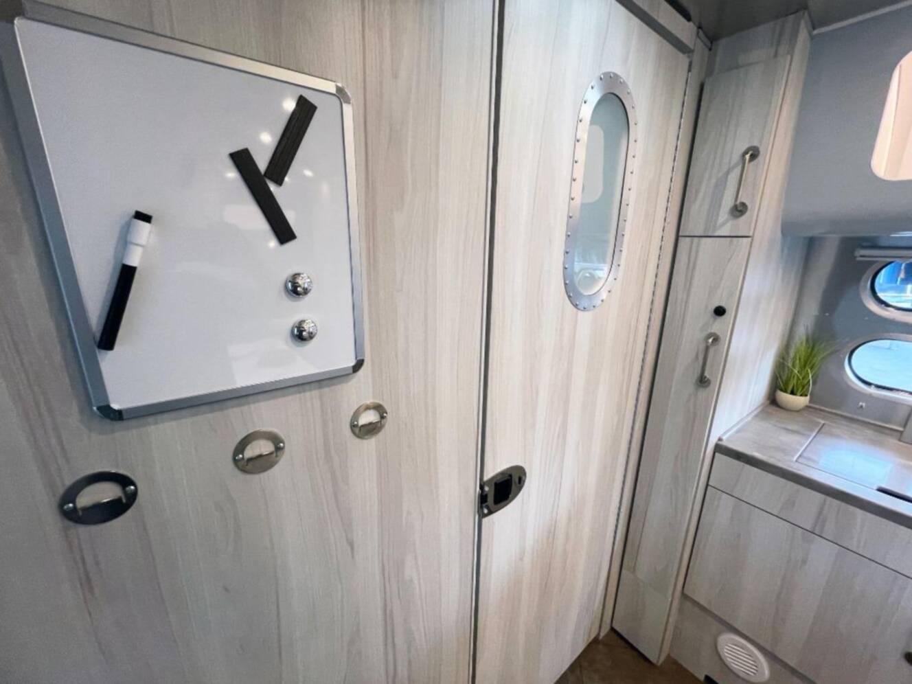 A photo of this 2026 Airstream International 23FBQ