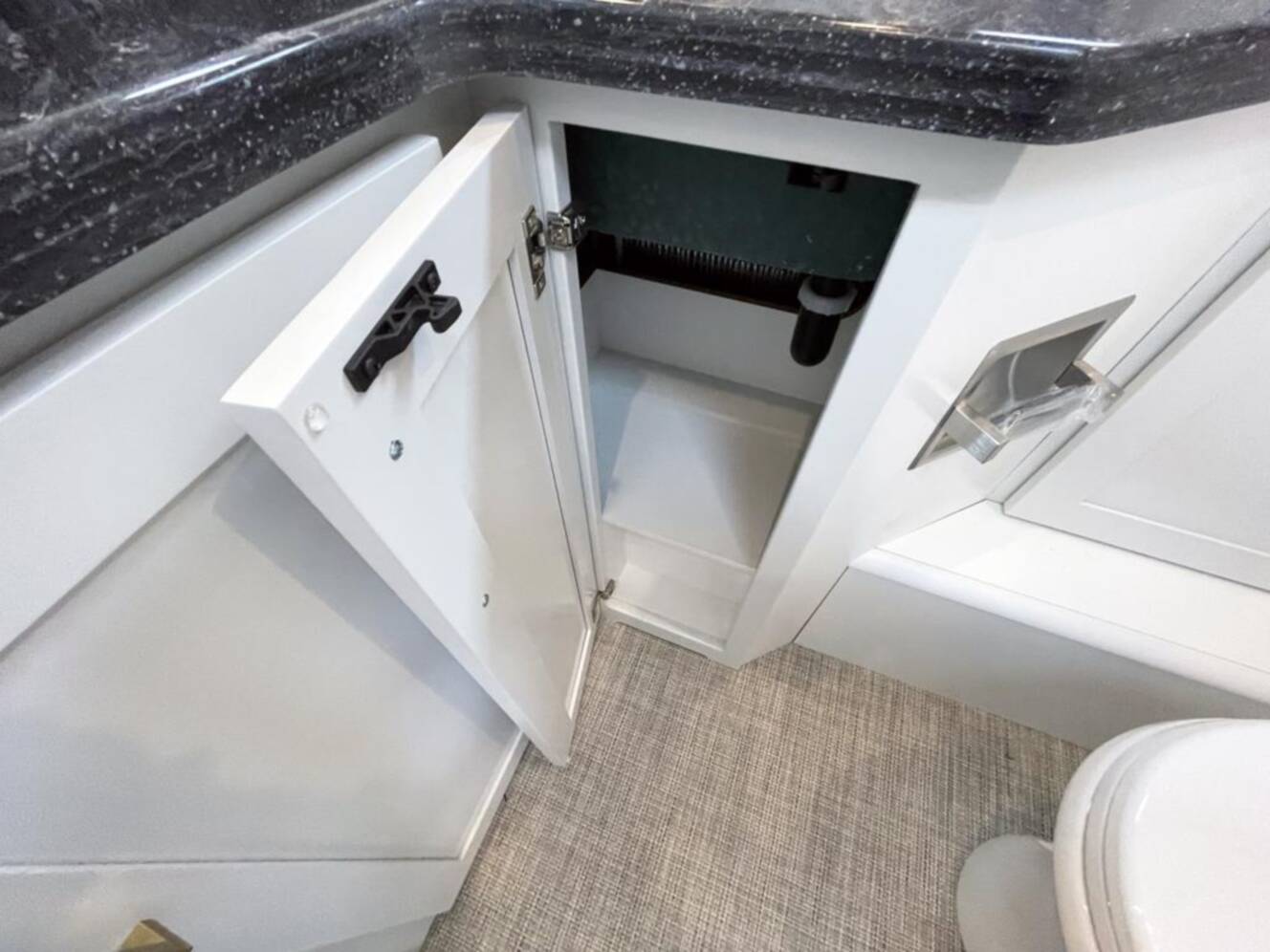 A photo of this 2026 Airstream Classic 28 RBT