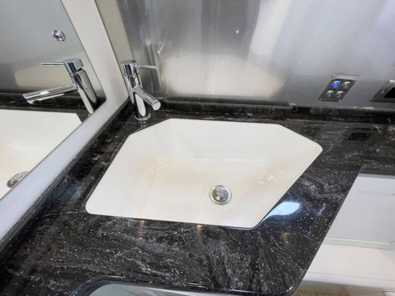 A photo of this 2026 Airstream Classic 28 RBT