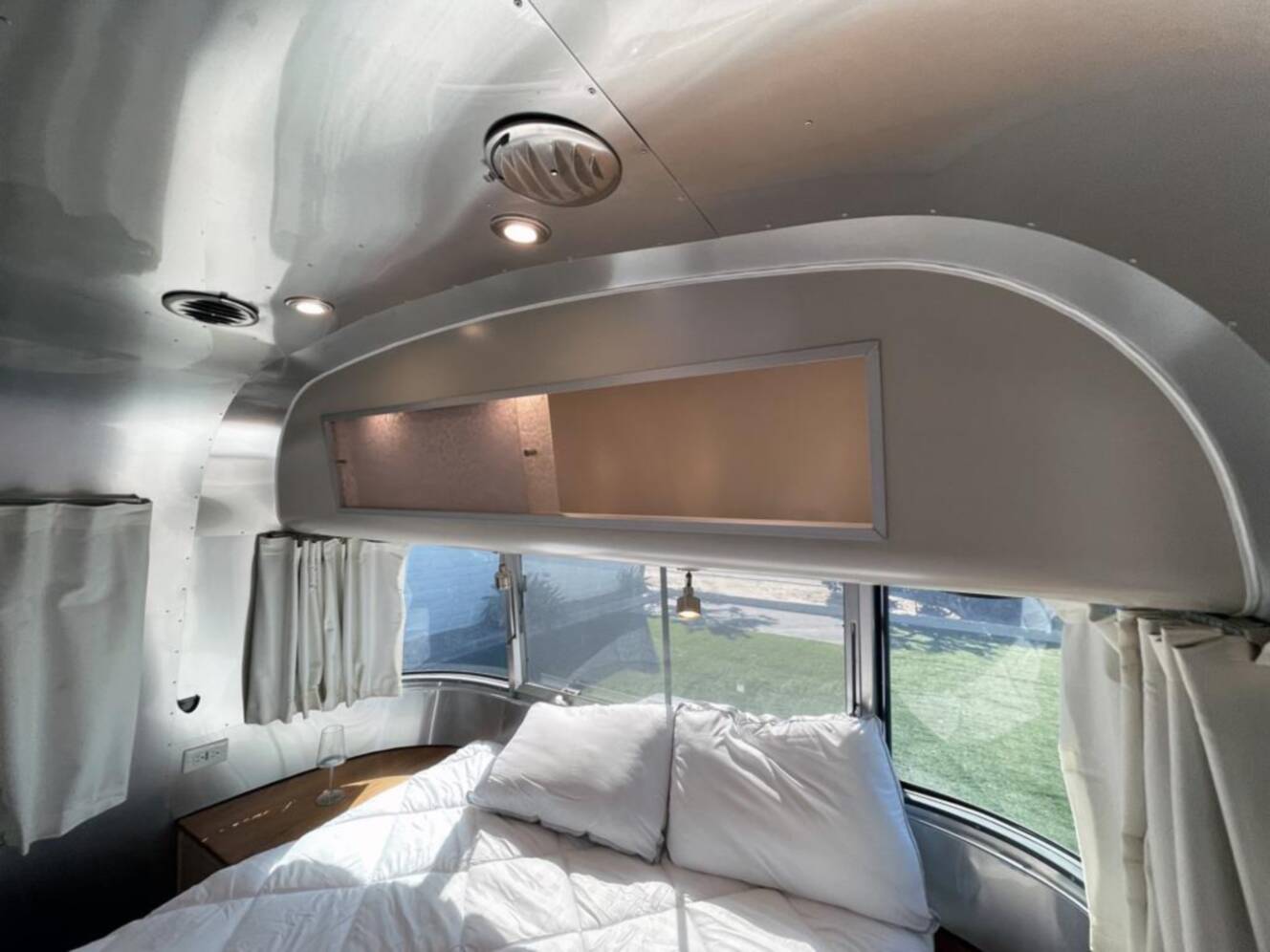 A photo of this 2019 Airstream International SERENITY 27FBQ