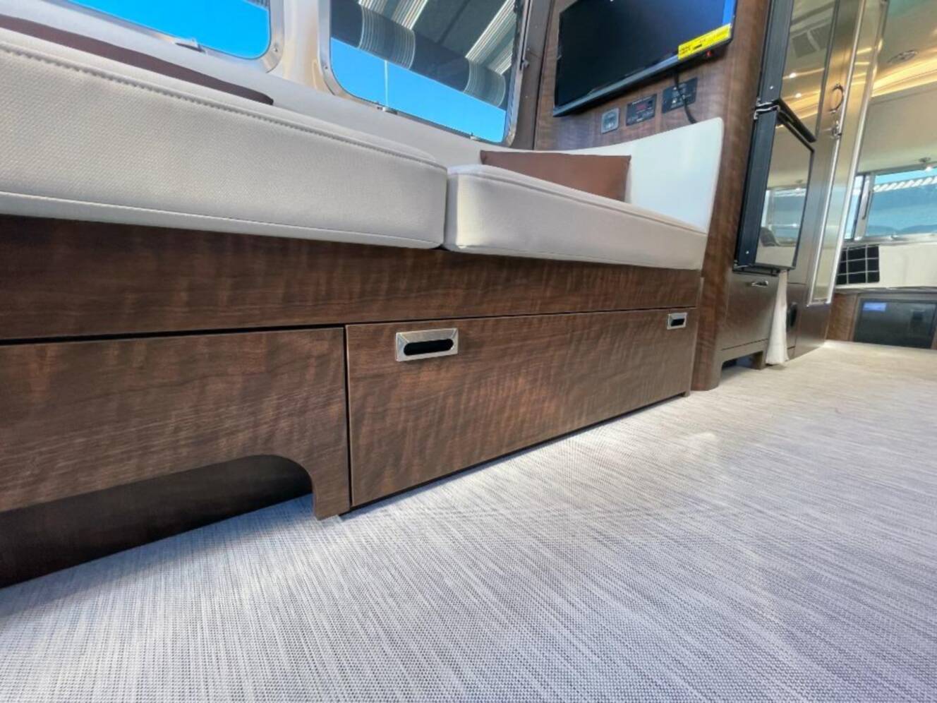A photo of this 2026 Airstream Globetrotter 25FB